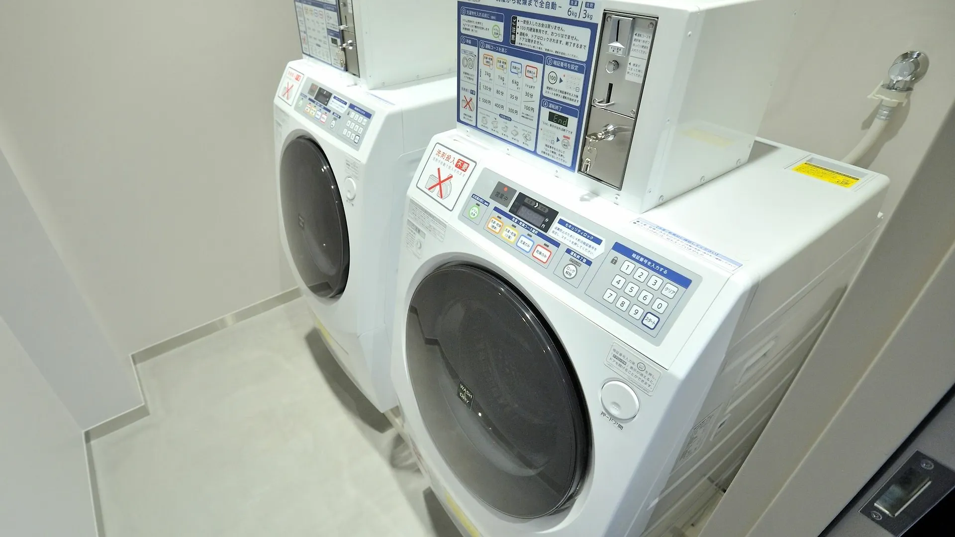 hotel androoms Osaka Hommachi Japan